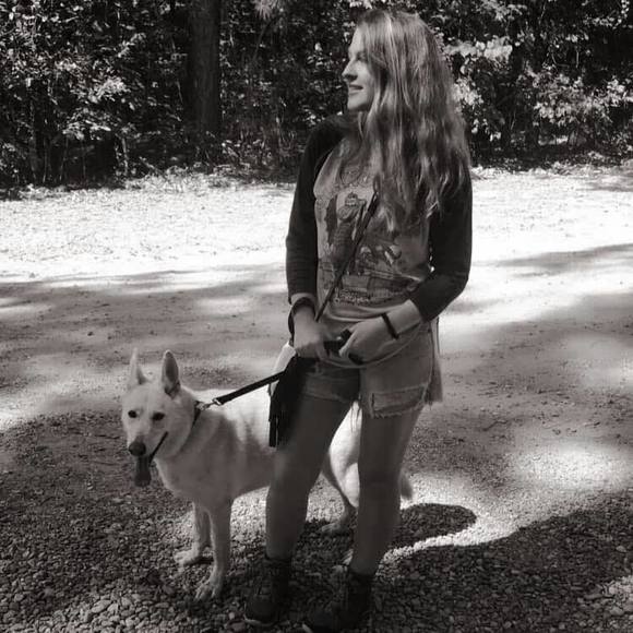 Meet your Posher, Holley - Picture 1 of 1